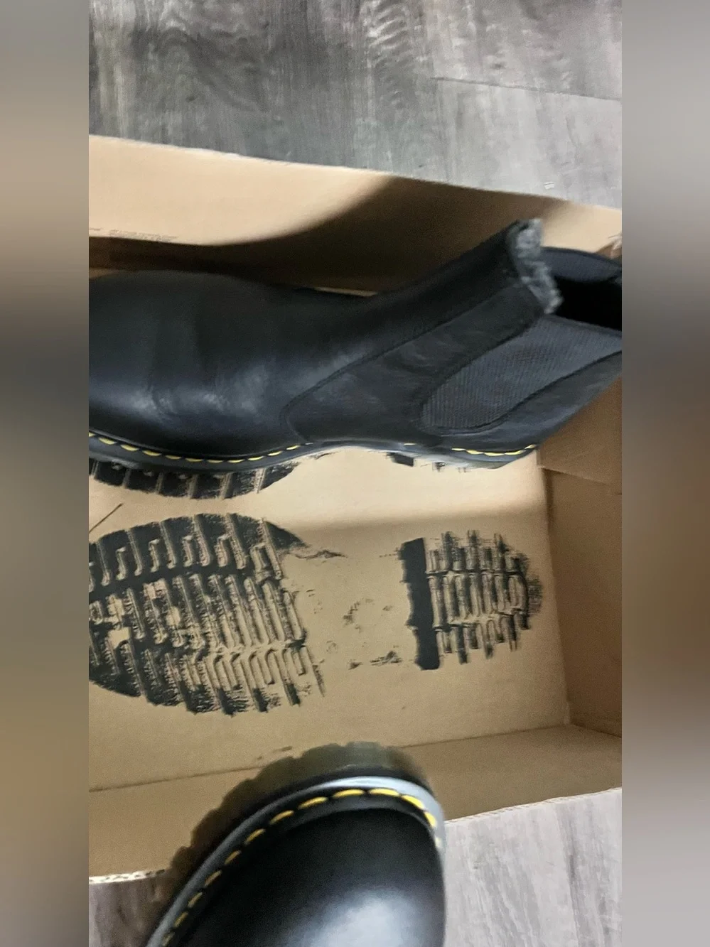 Dr. Martens Black Leather Chelsea Boots with Yellow Stitching nwt nib rare boots